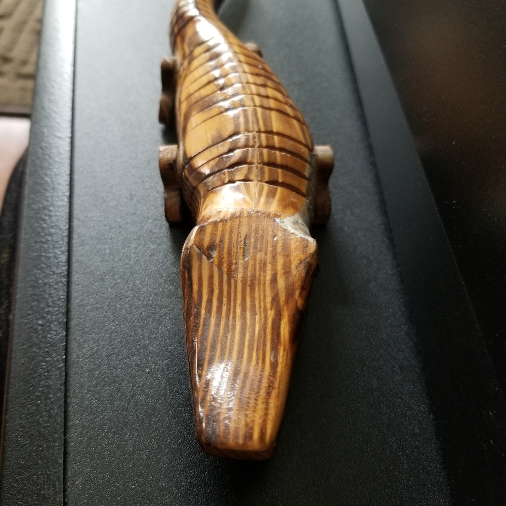 Wooden gator